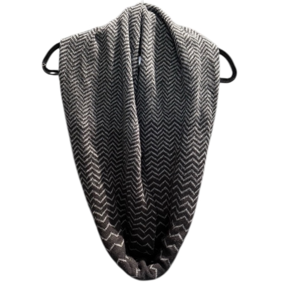 Halogen Black and Gray Chevron Scarf